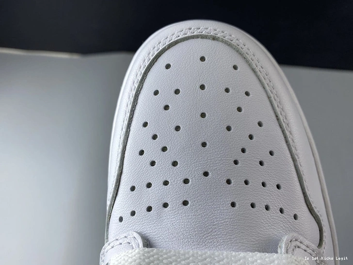 555088-106  Jordan Air “Metallic Navy 1 OG 0405